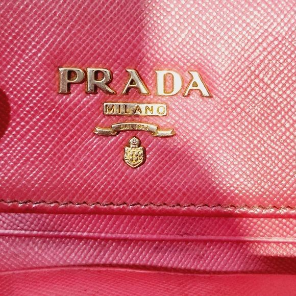 PRADA authentic Saffiano leather red / pink key card case with box - Picture 11 of 16